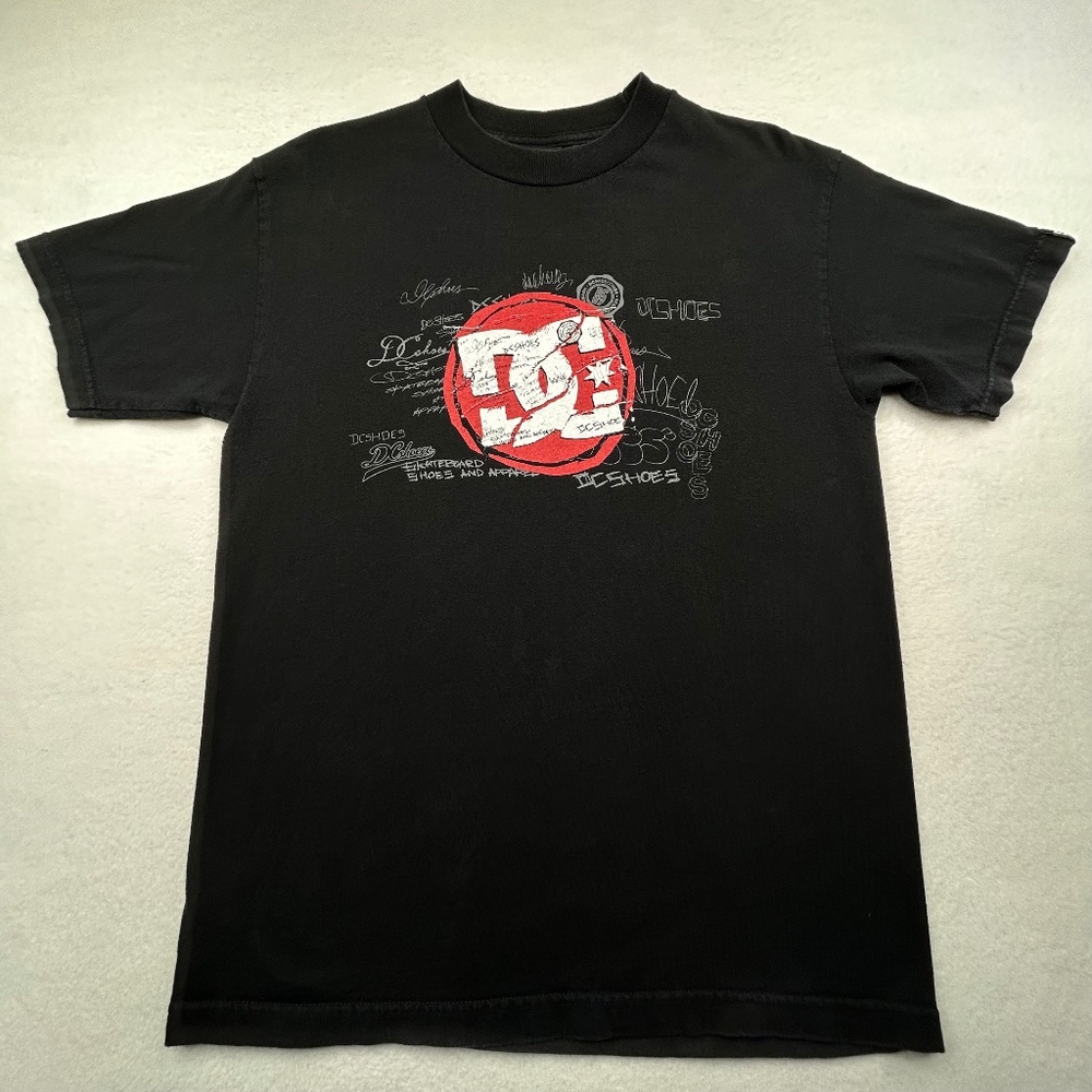 DC Shoes VINTAGE Y2K men’s Medium Black Graphic T-shirt Skate Streetwear